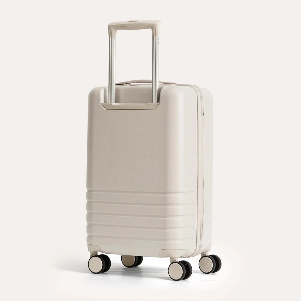 (FREE GIFT) Getaway 19" Carry-On