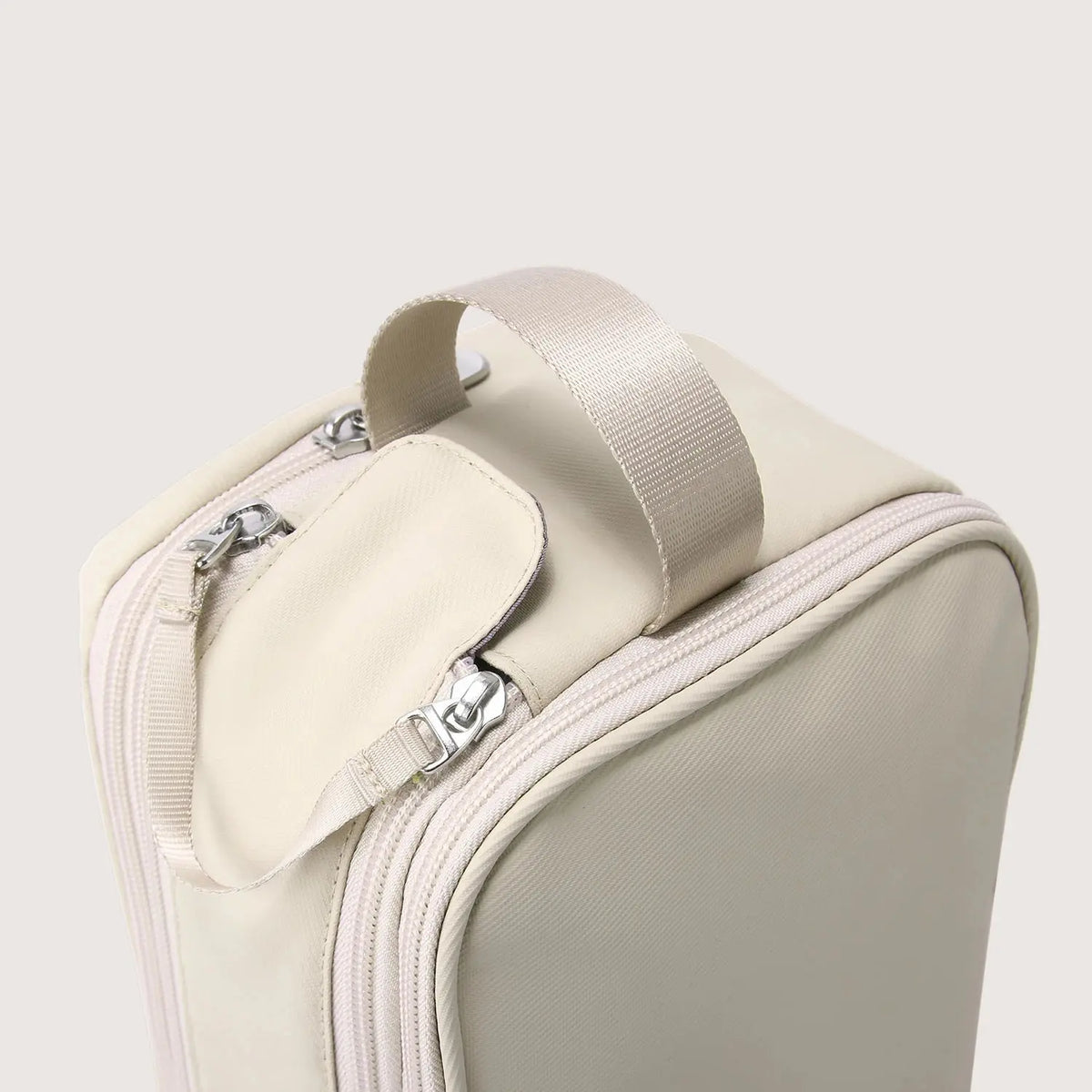 (FREE GIFT) On-road Toiletry Bag