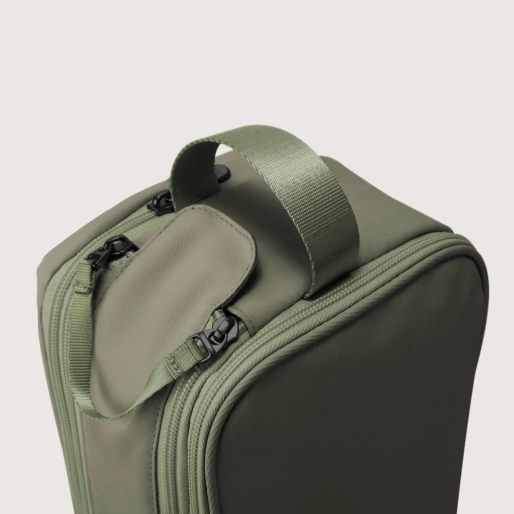 (FREE GIFT) On-road Toiletry Bag