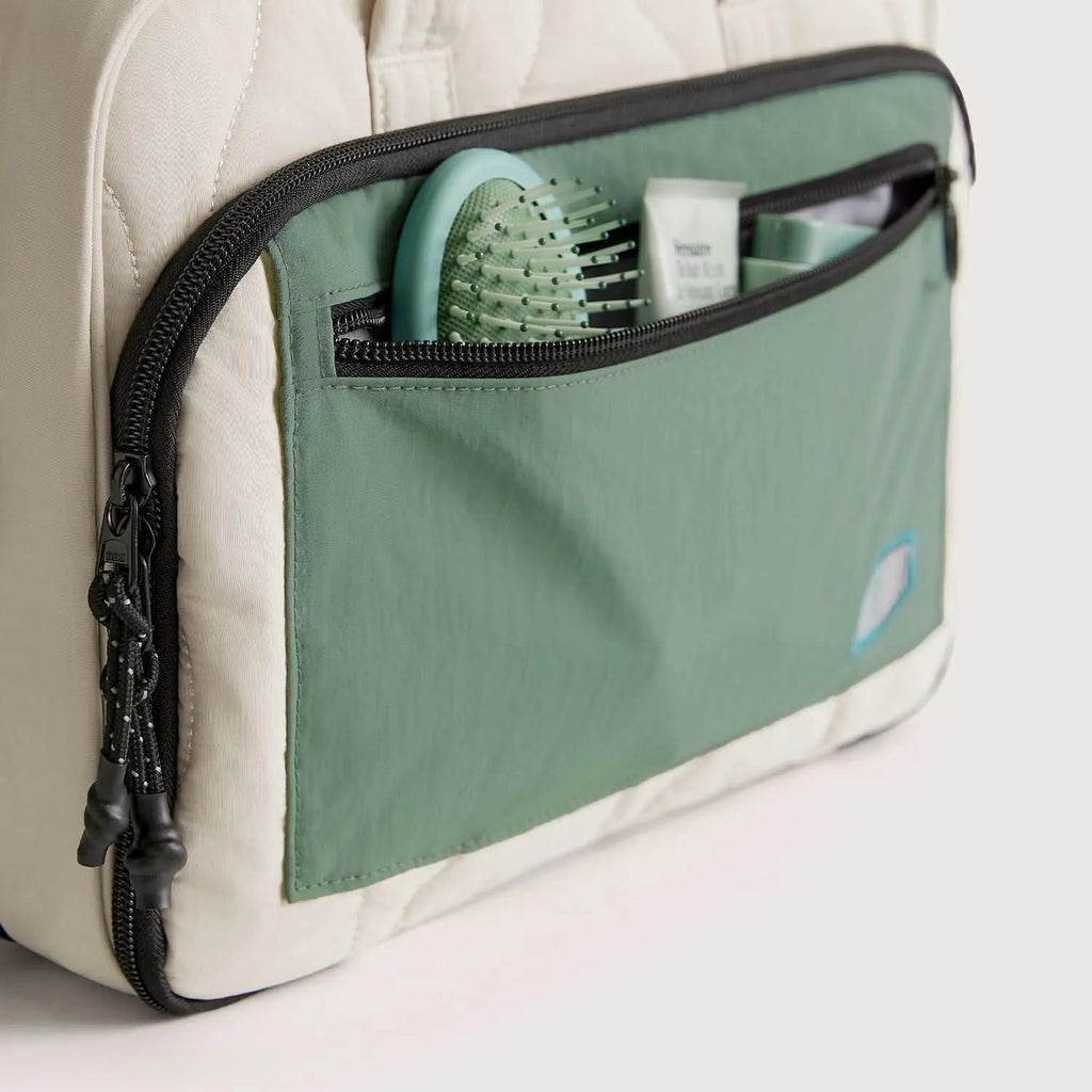 (FREE GIFT) Paz Hanging Toiletry Bag