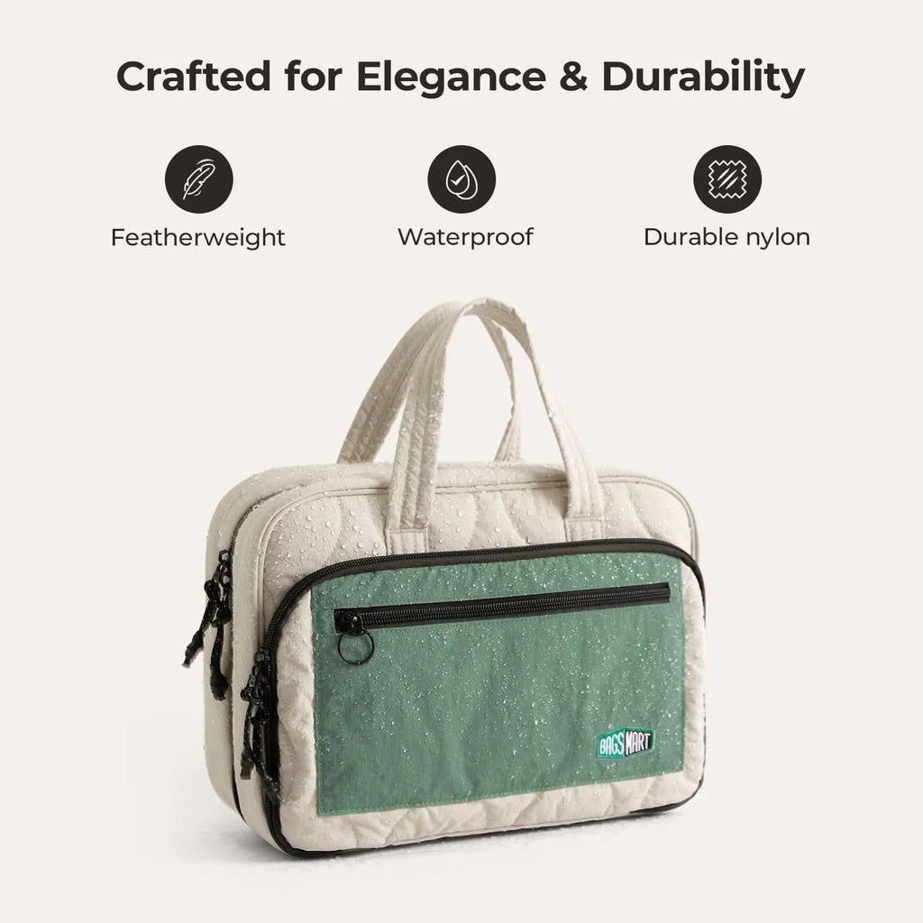 (FREE GIFT) Paz Hanging Toiletry Bag