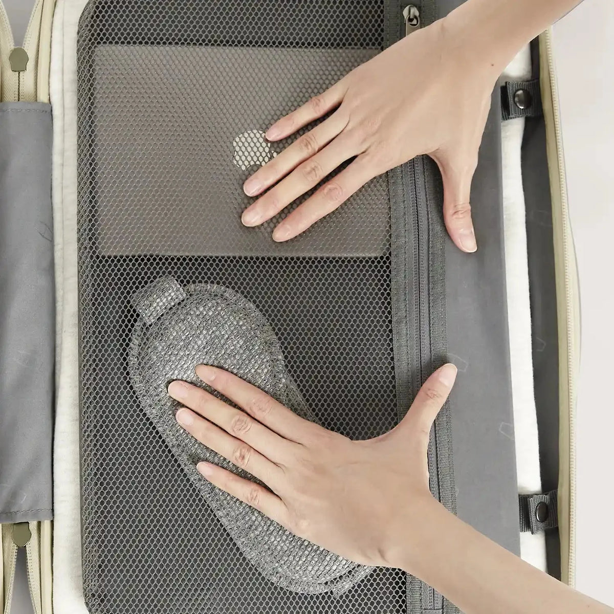 (FREE GIFT) Getaway 19" Carry-On