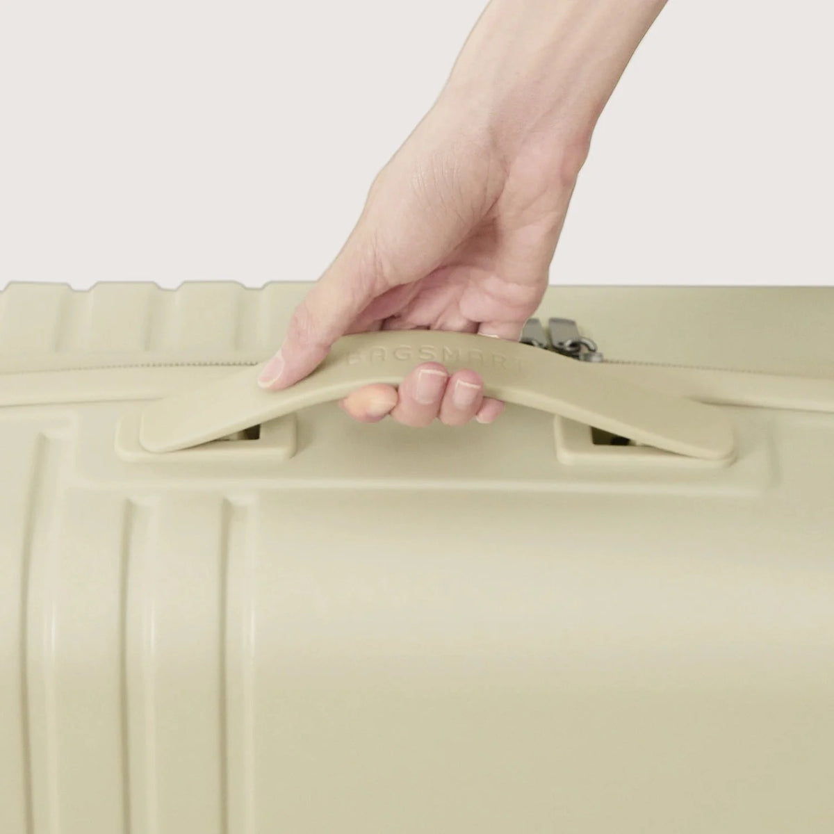 (FREE GIFT) Getaway 19" Carry-On